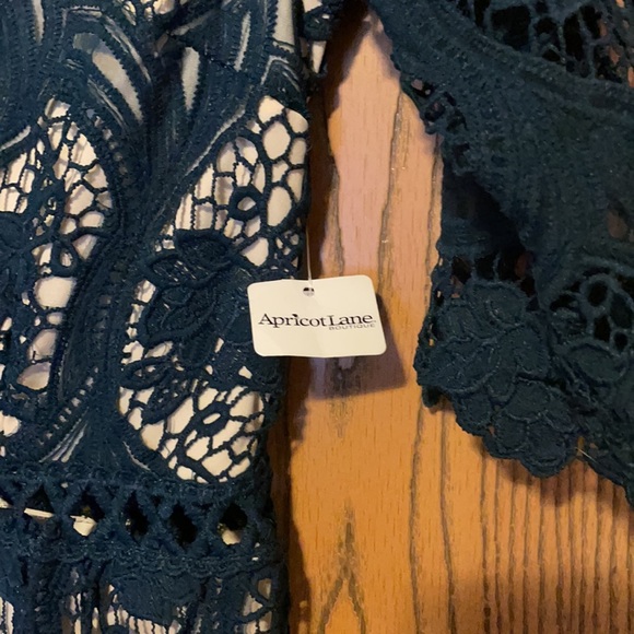 Maxi Dress Lacy NWT, navy with cream lining. Perfect for wedding guest dress - Picture 4 of 6